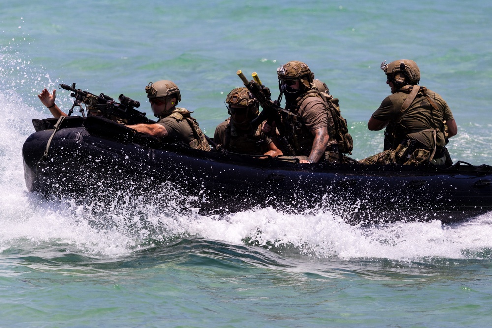 U.S. Army Special Forces Storm Miami Beach