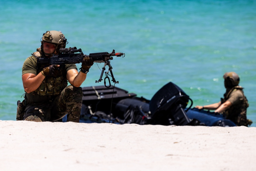 U.S. Army Special Forces Storm Miami Beach