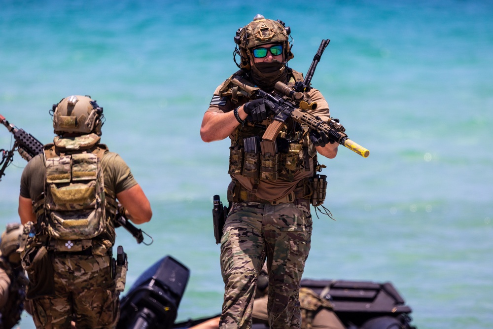 U.S. Army Special Forces Storm Miami Beach