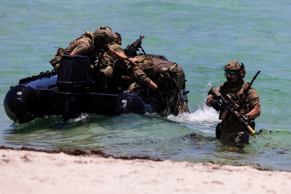 U.S. Army Special Forces Storm Miami Beach