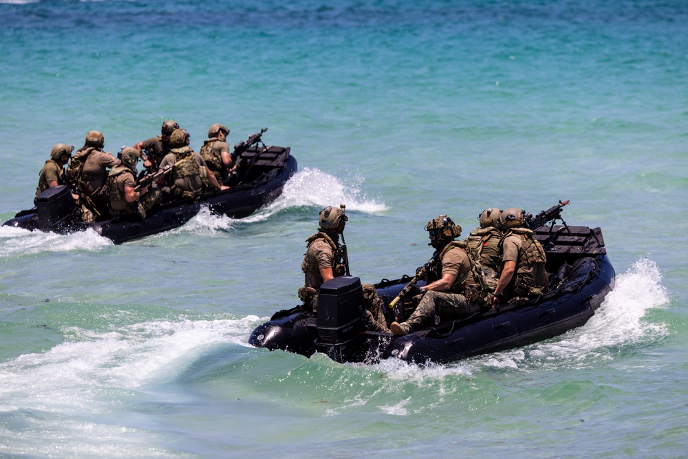 U.S. Army Special Forces Storm Miami Beach