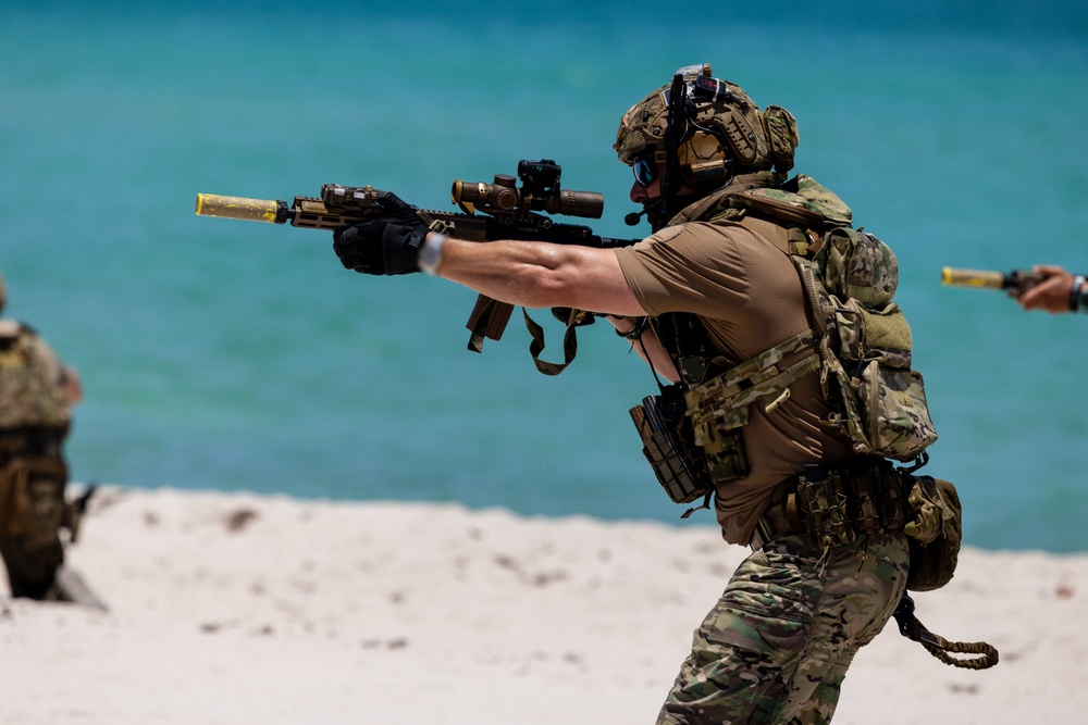 U.S. Army Special Forces Storm Miami Beach