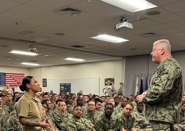 MCPON James Honea visits NORU