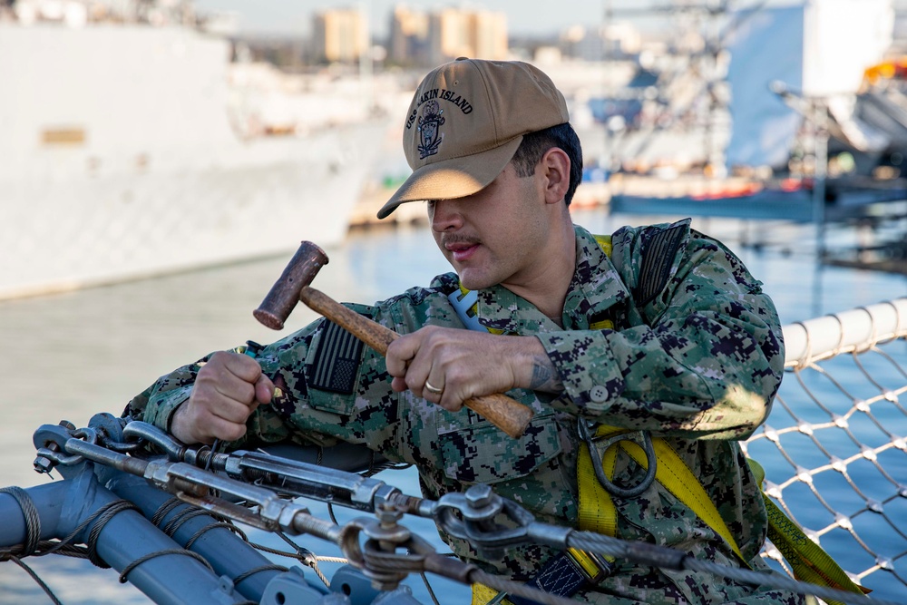 kin Island Flight Deck Maintenance