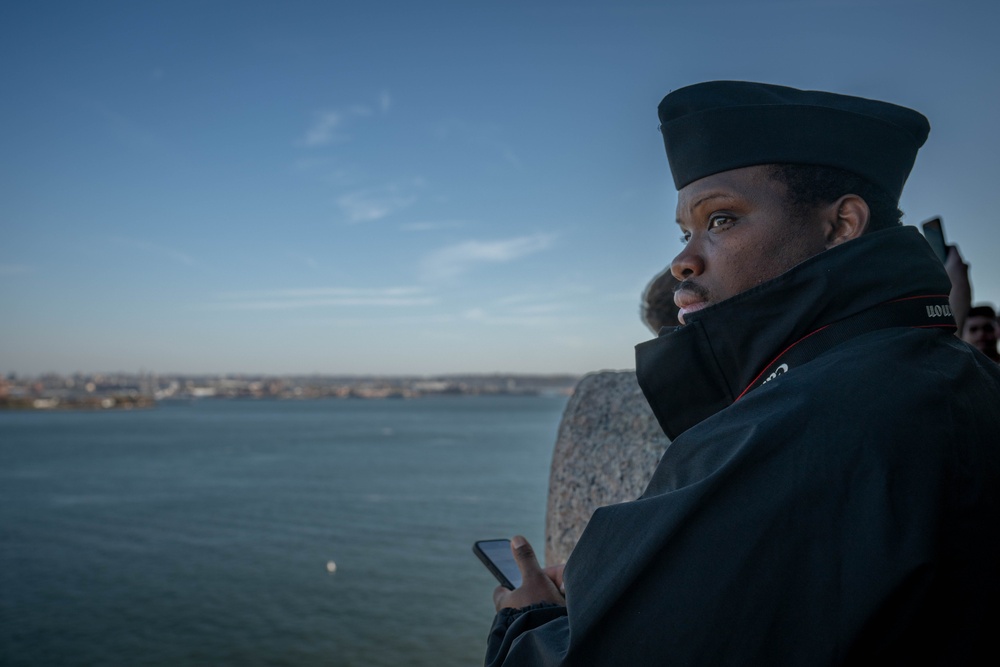 Sailors with USS Basilone DDG 122 Tour Statue of Liberty