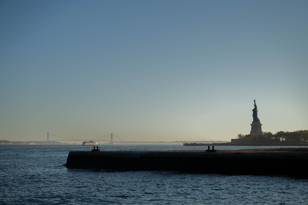 Sailors with USS Basilone DDG 122 Tour Statue of Liberty