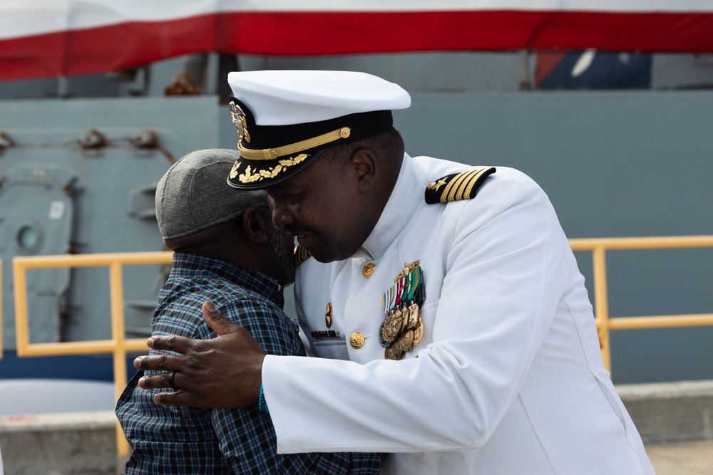 USS Mason (DDG 87) Change of Command