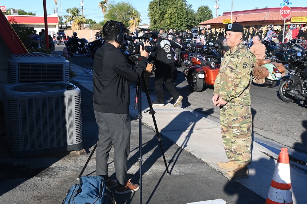 U.S. Army Yuma Proving Ground Soldiers get warm Veterans Day reception from parade crowds