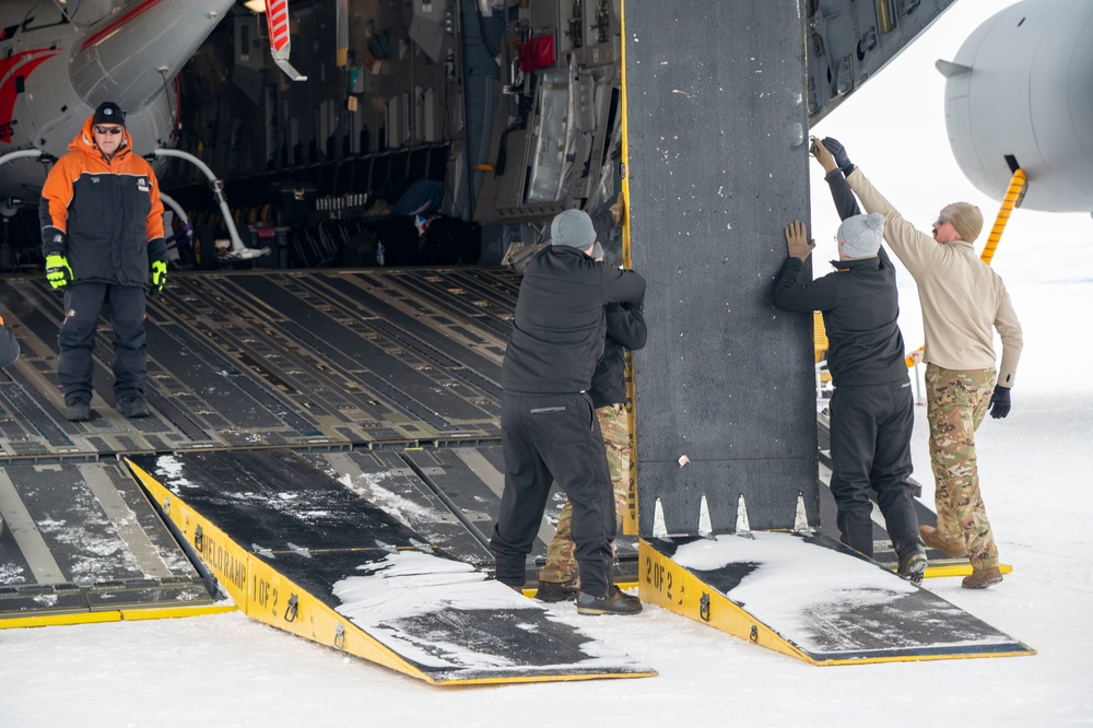 Antarctic Airlift: Christchurch gateway to Antarctica