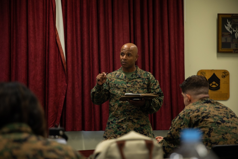 Commanding General Visits Staff Non-Commissioned Officer Academy