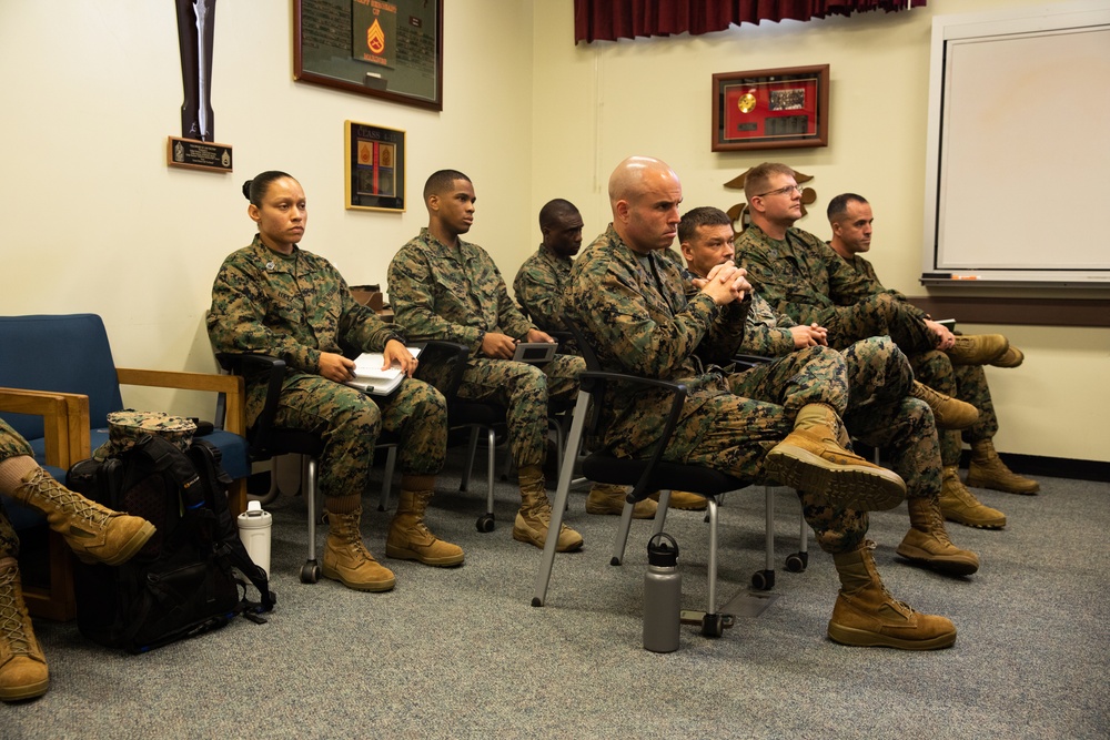 Commanding General Visits Staff Non-Commissioned Officer Academy