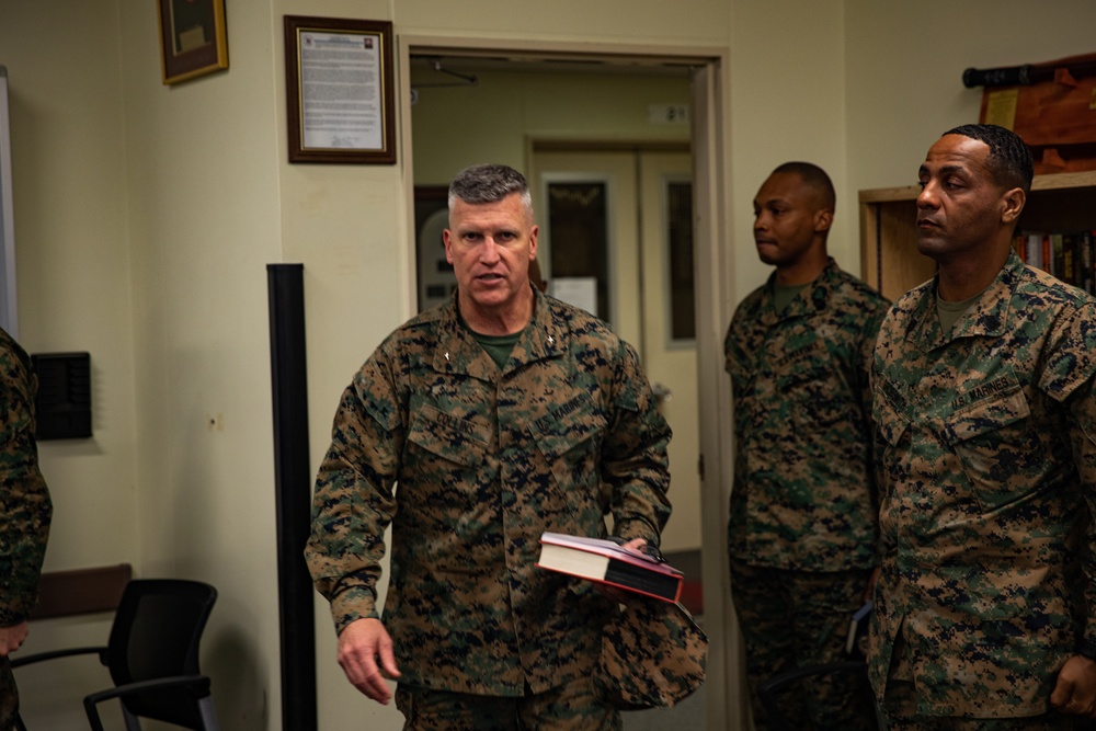 Commanding General Visits Staff Non-Commissioned Officer Academy