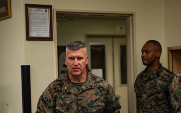 Commanding General Visits Staff Non-Commissioned Officer Academy