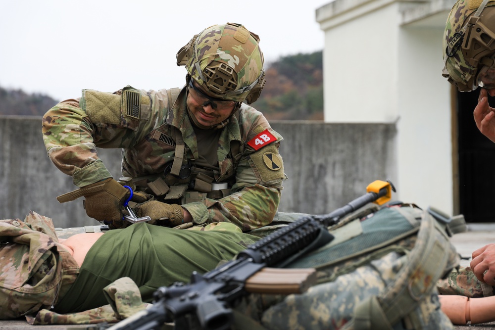 Soldiers compete at the Eighth Army Best Medic Competition