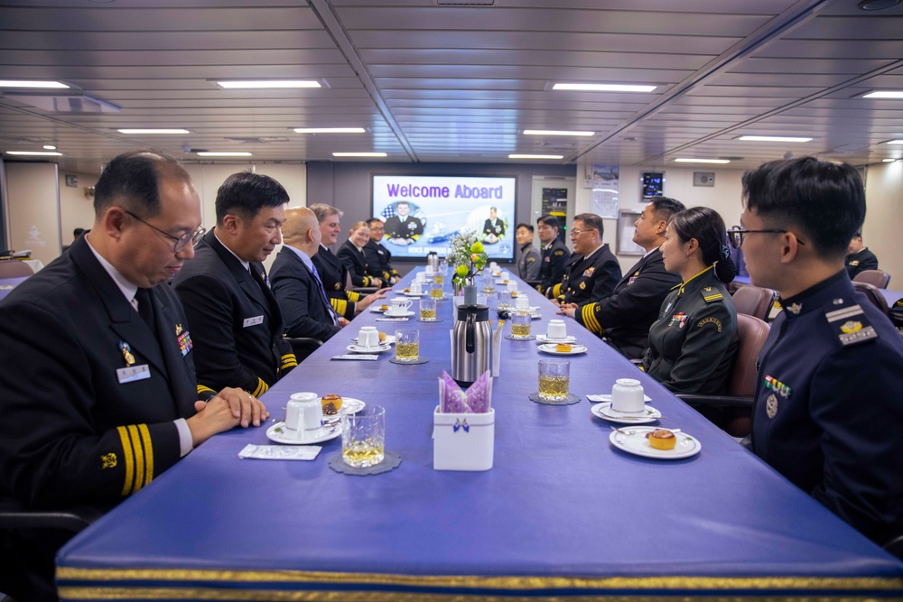 Vice Adm. Kacher visits ROKS Marado