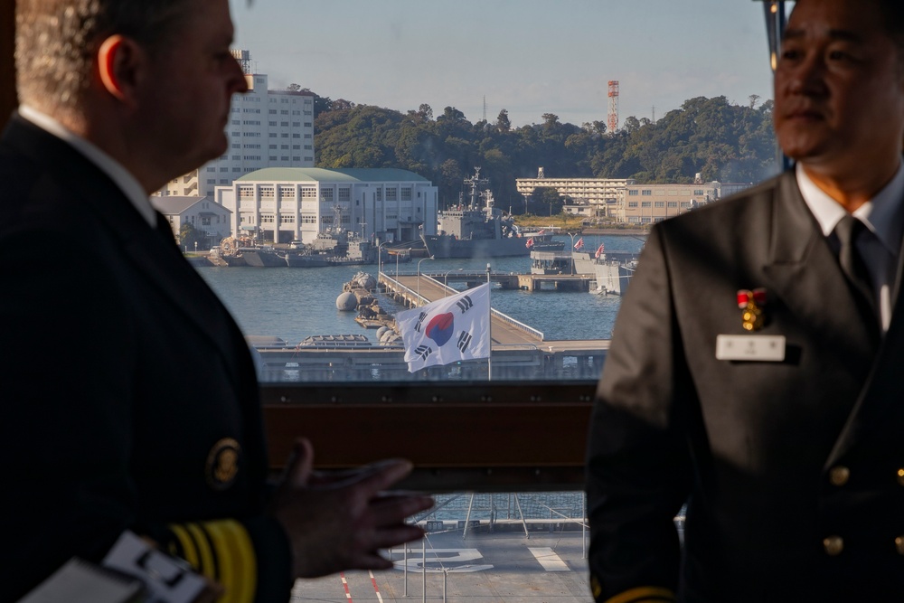 Vice Adm. Kacher visits ROKS Marado