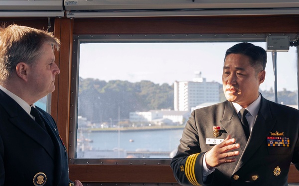 Vice Adm. Kacher visits ROKS Marado