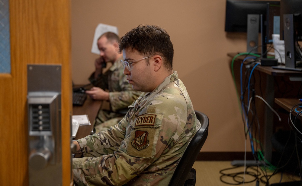 18WG practices ops under simulated network outage