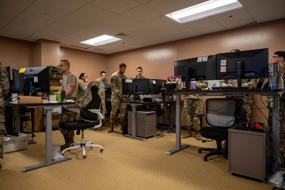 18WG practices ops under simulated network outage