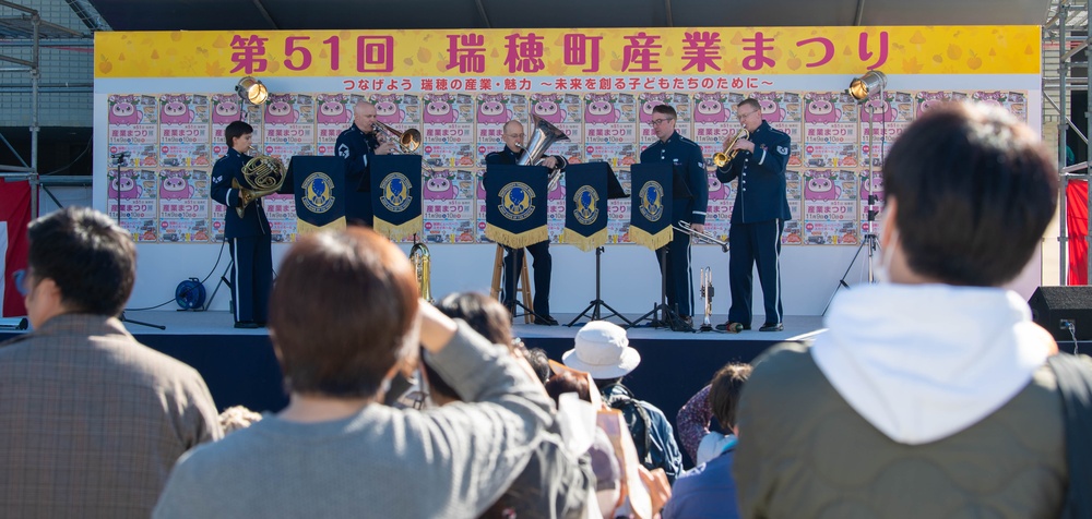 Musashimurayama City, Mizuho Town celebrate the season with festivals