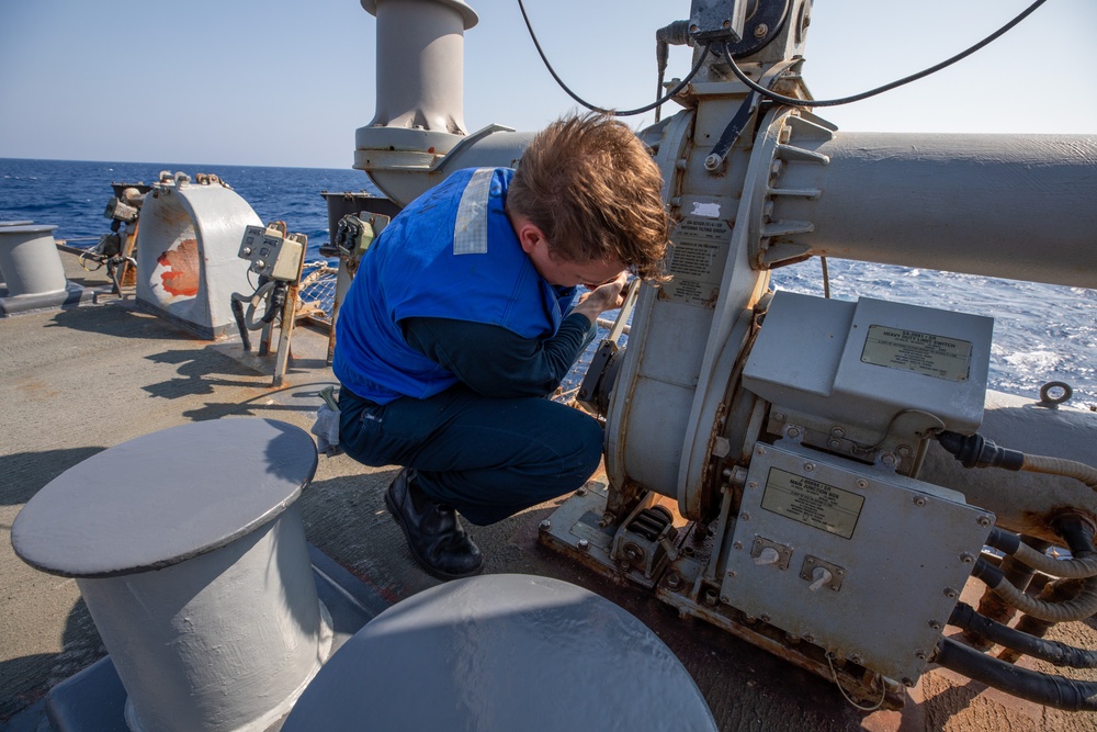 Vertical Replenishment Aboard the USS Cole