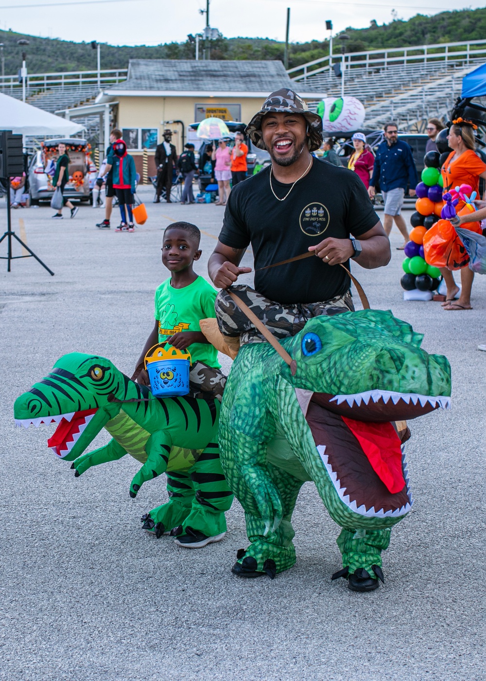 NSGB MWR Hosts Truck-or-Treat
