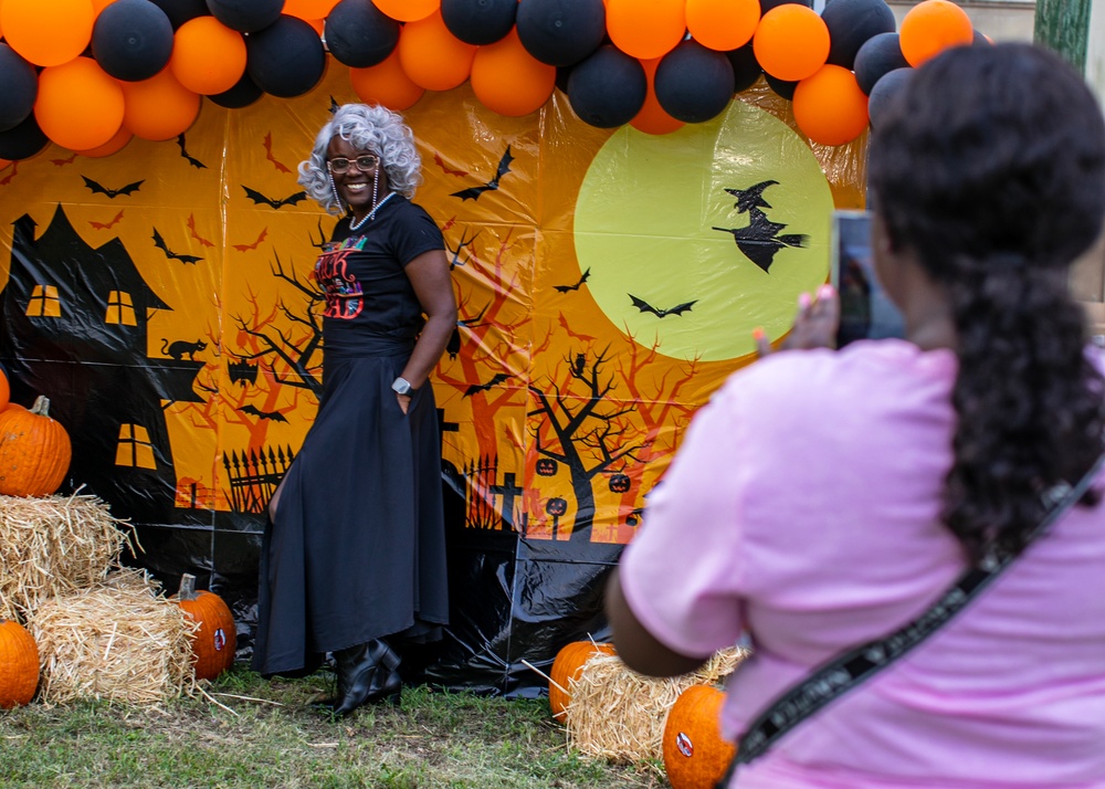 NSGB MWR Hosts Truck-or-Treat