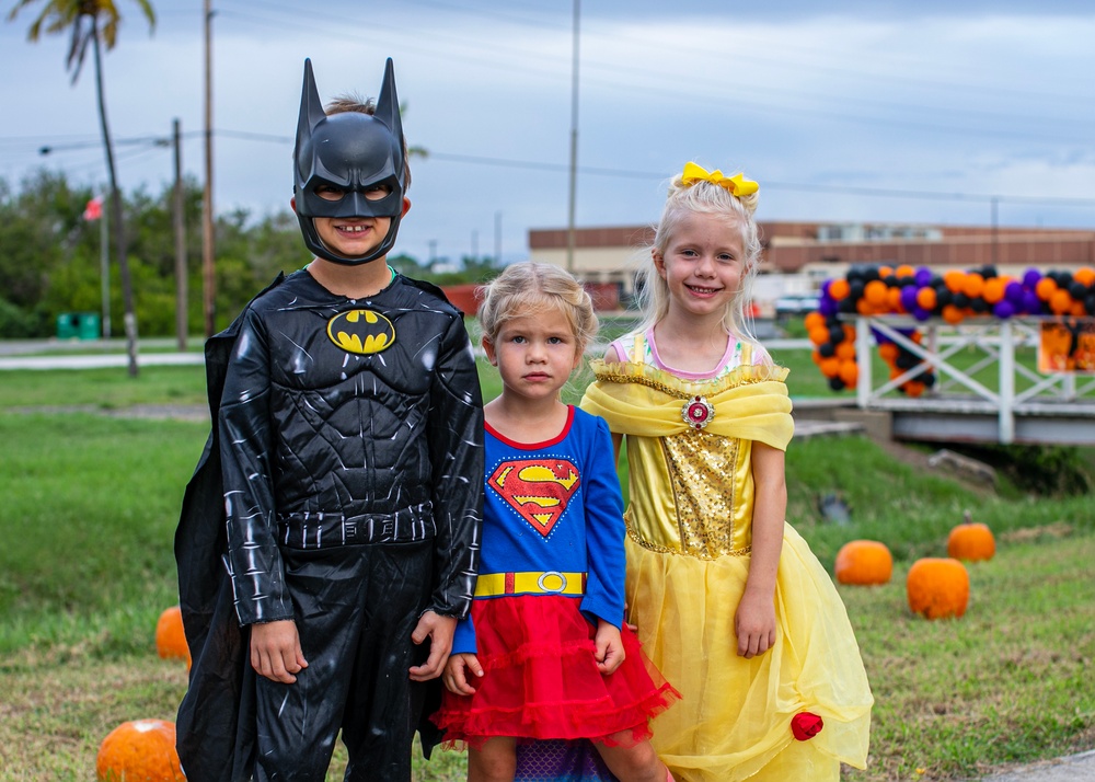 NSGB MWR Hosts Truck-or-Treat