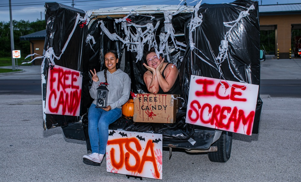 NSGB MWR Hosts Truck-or-Treat