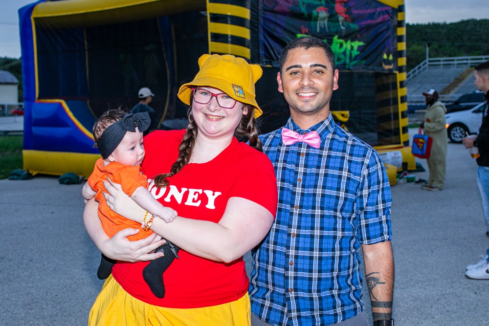 NSGB MWR Hosts Truck-or-Treat