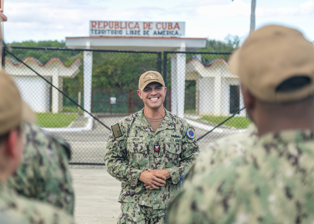 GM1 Mota Reenlists at NE Gate