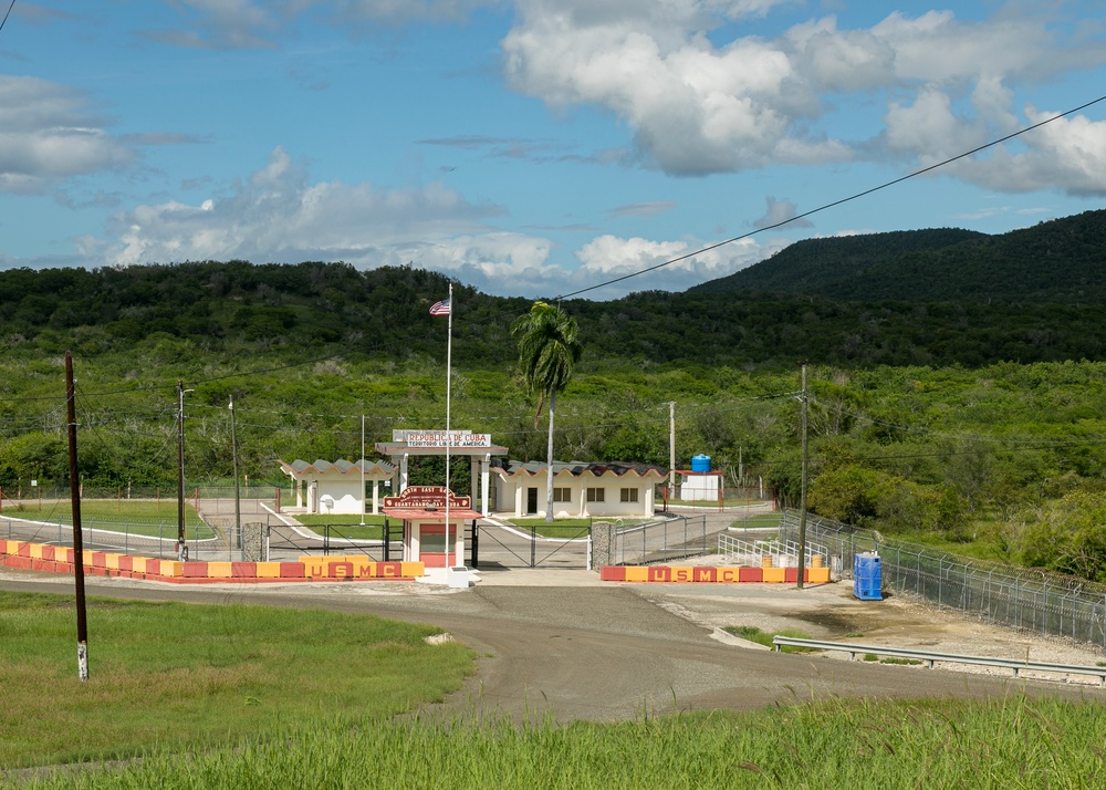 GM1 Mota Reenlists at NE Gate