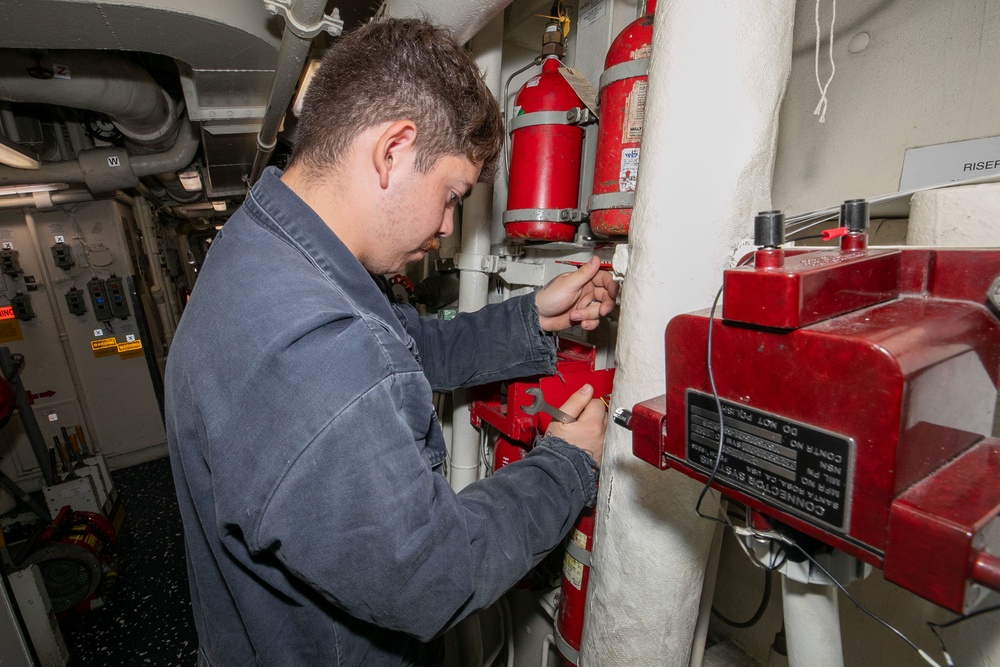 O’Kane Sailors conducts maintenance