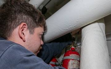 O’Kane Sailors conducts maintenance