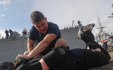 USS Dewey (DDG 105) Conducts Force Protection Combat Skills Training While Operating in the Philippine Sea