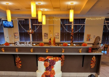 Warrior restaurants: Soldiers serving Thanksgiving with heart