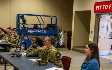 Arkansas Guardsmen Discuss Self-Assessment And Leadership