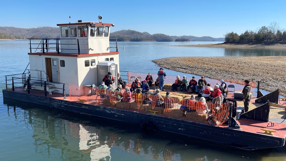 Reservations open for Dale Hollow Lake Eagle Watch tours