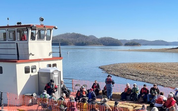 Reservations open for Dale Hollow Lake Eagle Watch tours