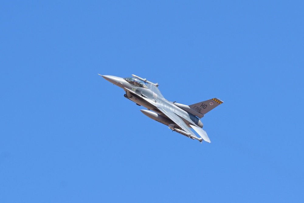 Oscura Range F-16 Viper photo