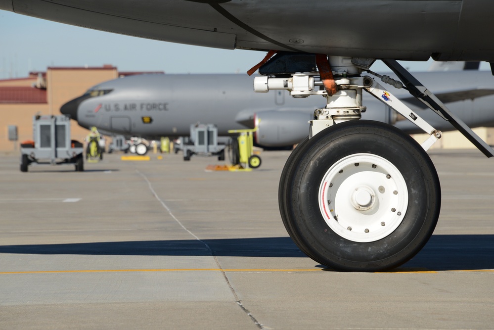 Front gear KC-135