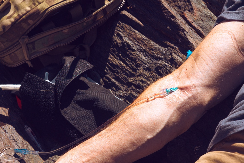 Arizona National Guard Soldiers Conduct Hoist Operations Training with MCSO