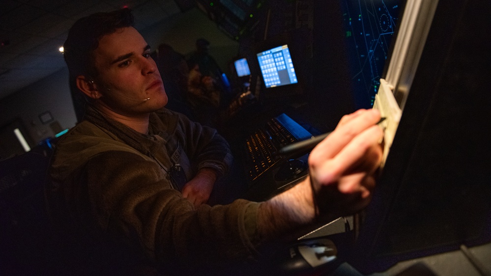 Navigating the skies with Travis air traffic controllers