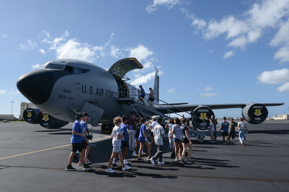 15th Wing hosts Wings of Aloha Student Expo