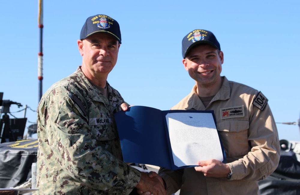 Surface Forces Visit USS Sterett (DDG-104) [Image 1 of 2)