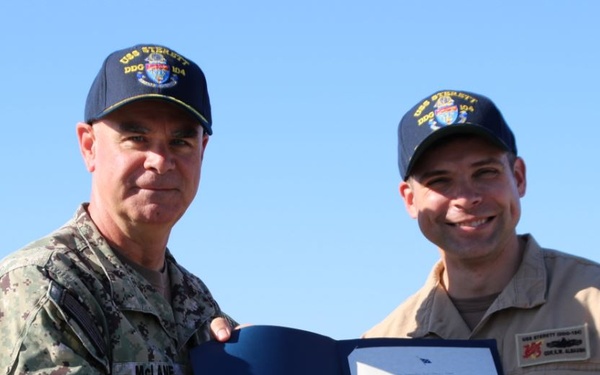 Surface Forces Visit USS Sterett (DDG-104) [Image 1 of 2)