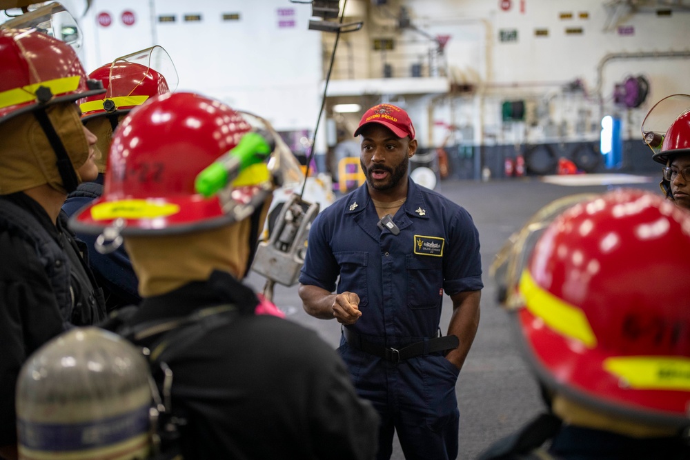 Sailors conduct Damage Control Training