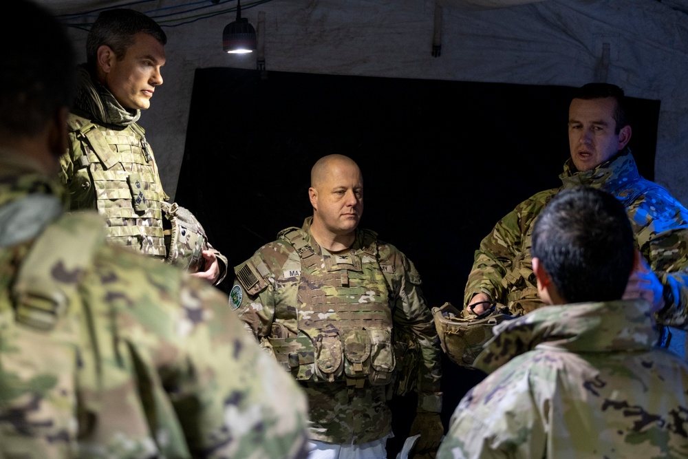 HQ ARRC JFIB Chief visits 41st FAB Command Post during DF25