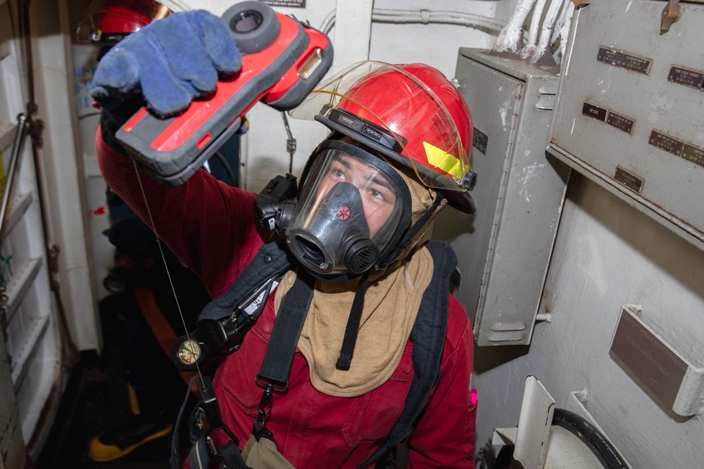 USS George Washington prepares for in-port emergency team certification