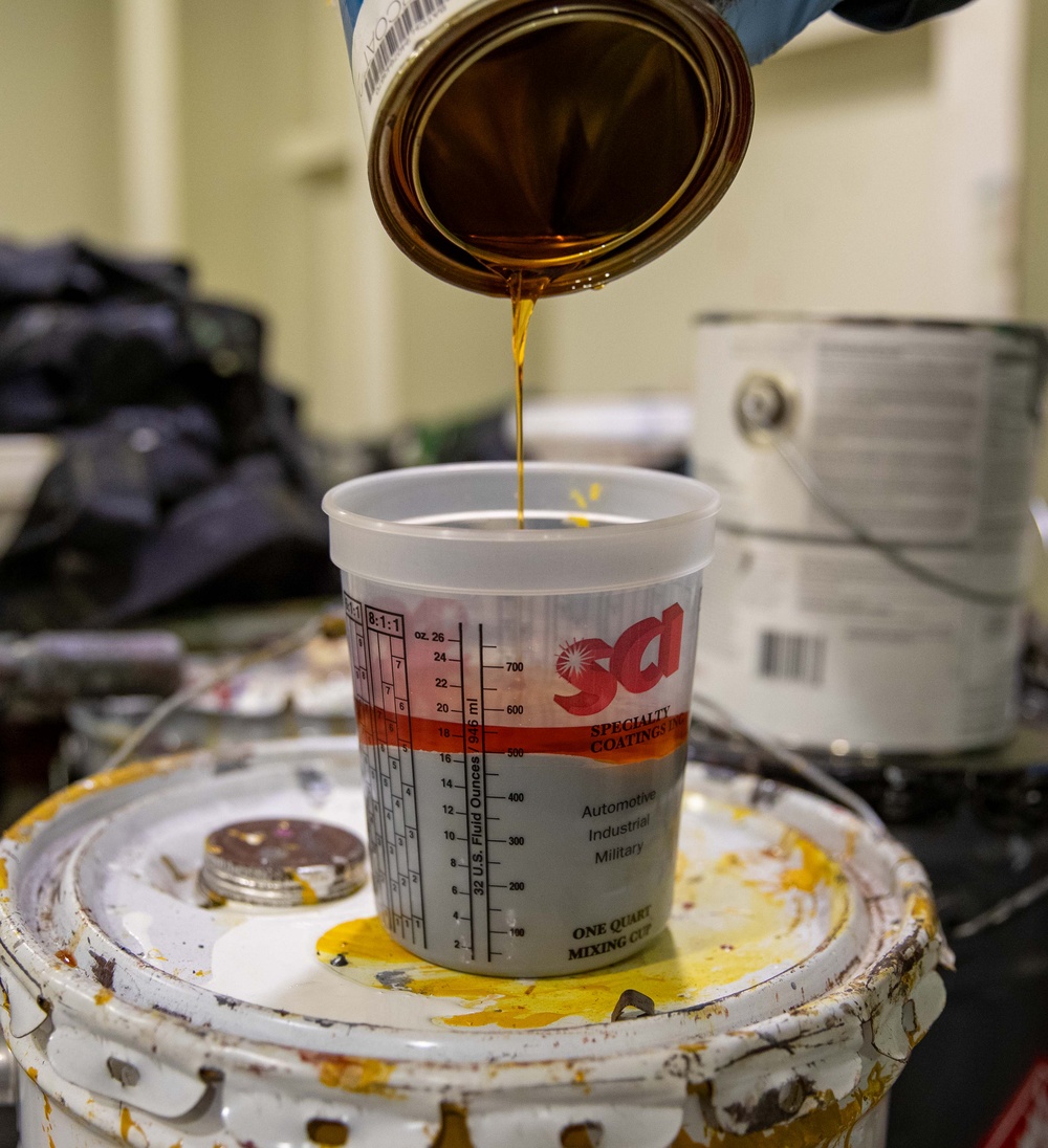 USS George Washington Sailors issue paint